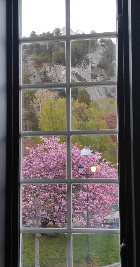 Family Friendly Apartment By The Park In The Very Center Of Alesund Ålesund Exterior foto